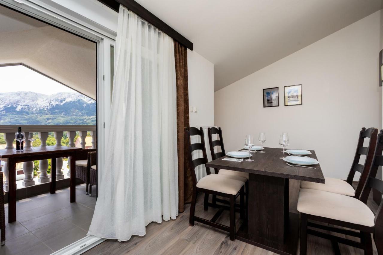 Bed & Breakfast Dosen III Baska  Exterior photo