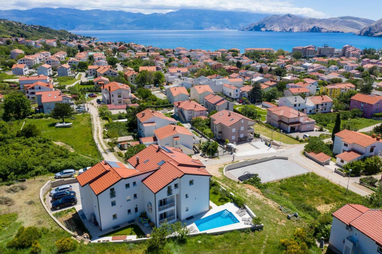 Bed & Breakfast Dosen III Baska  Exterior photo